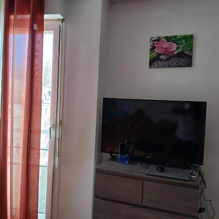 Proche Paris Bed and Breakfast *